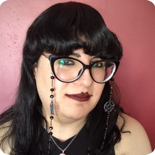 Helena Real wearing fun glasses.